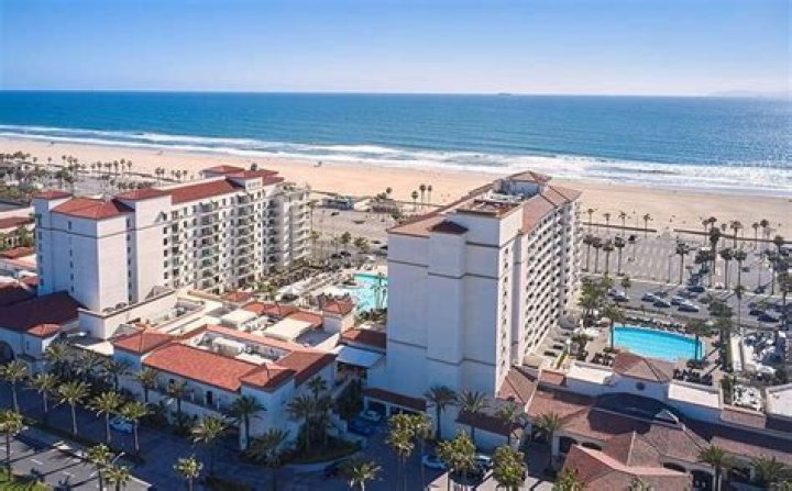 The Waterfront Hilton Huntington Beach: A Premier Coastal Escape