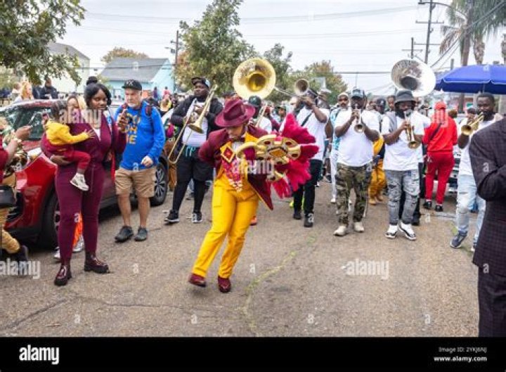 What is Second Line Parade: A Comprehensive Guide to New Orleans' Iconic Tradition