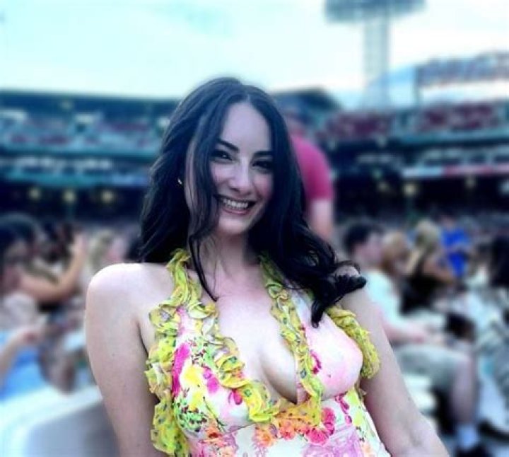 Zoe Kestan: Rising Star in the Entertainment Industry